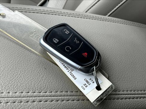 Used 2023 Cadillac XT4 Premium Luxury FWD image 34