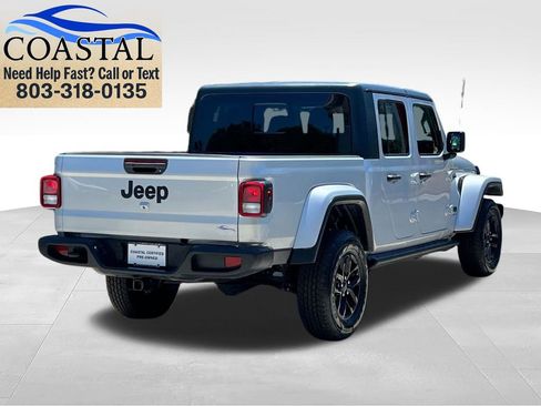 Used 2022 Jeep Gladiator Sport AWD/4WD image 12