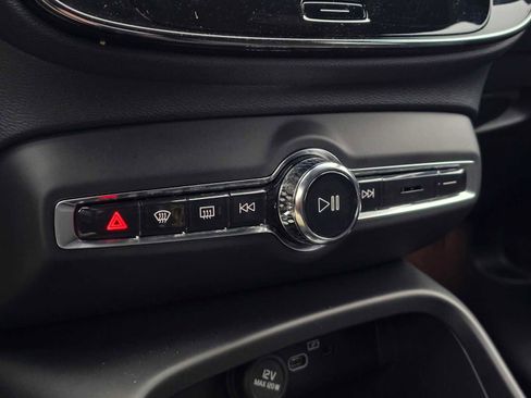 Used 2023 Volvo XC40 Recharge Ultimate w/ Protection Package Premier image 29