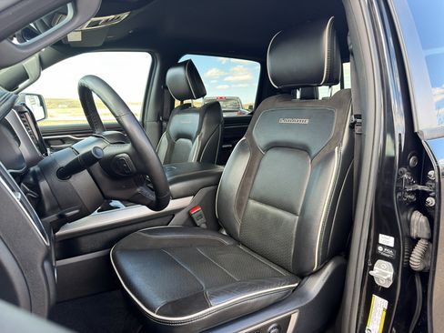 Used 2025 RAM 1500 Laramie AWD/4WD image 2