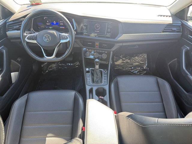 Used 2024 Volkswagen Jetta SE FWD image 13