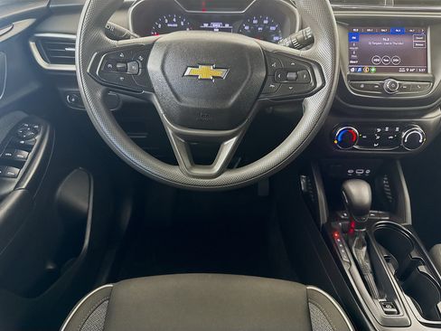 Used 2021 Chevrolet TrailBlazer LS FWD image 23