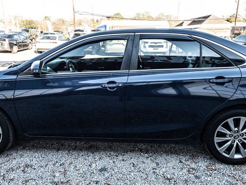 Used 2015 Toyota Camry XLE image 19