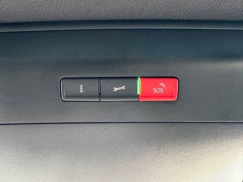 Certified 2023 Volkswagen Atlas Cross Sport SEL R-Line image 36