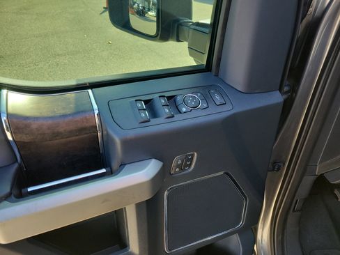 Certified 2022 Ford F350 Lariat w/ Black Appearance Package image 6