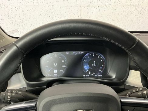 Used 2022 Volvo XC40 T5 Momentum w/ Premium Package AWD/4WD image 10