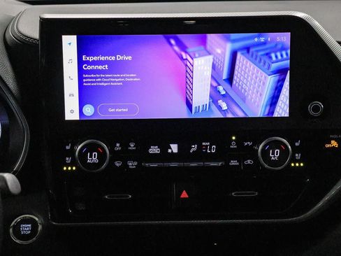 Used 2023 Toyota Highlander Platinum FWD image 16