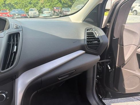 Used 2016 Ford Escape SE FWD image 30