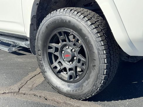 Used 2021 Toyota 4Runner Venture image 24