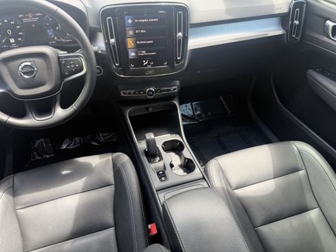 Used 2021 Volvo XC40 T5 Momentum w/ Protection Package Premier AWD/4WD image 15