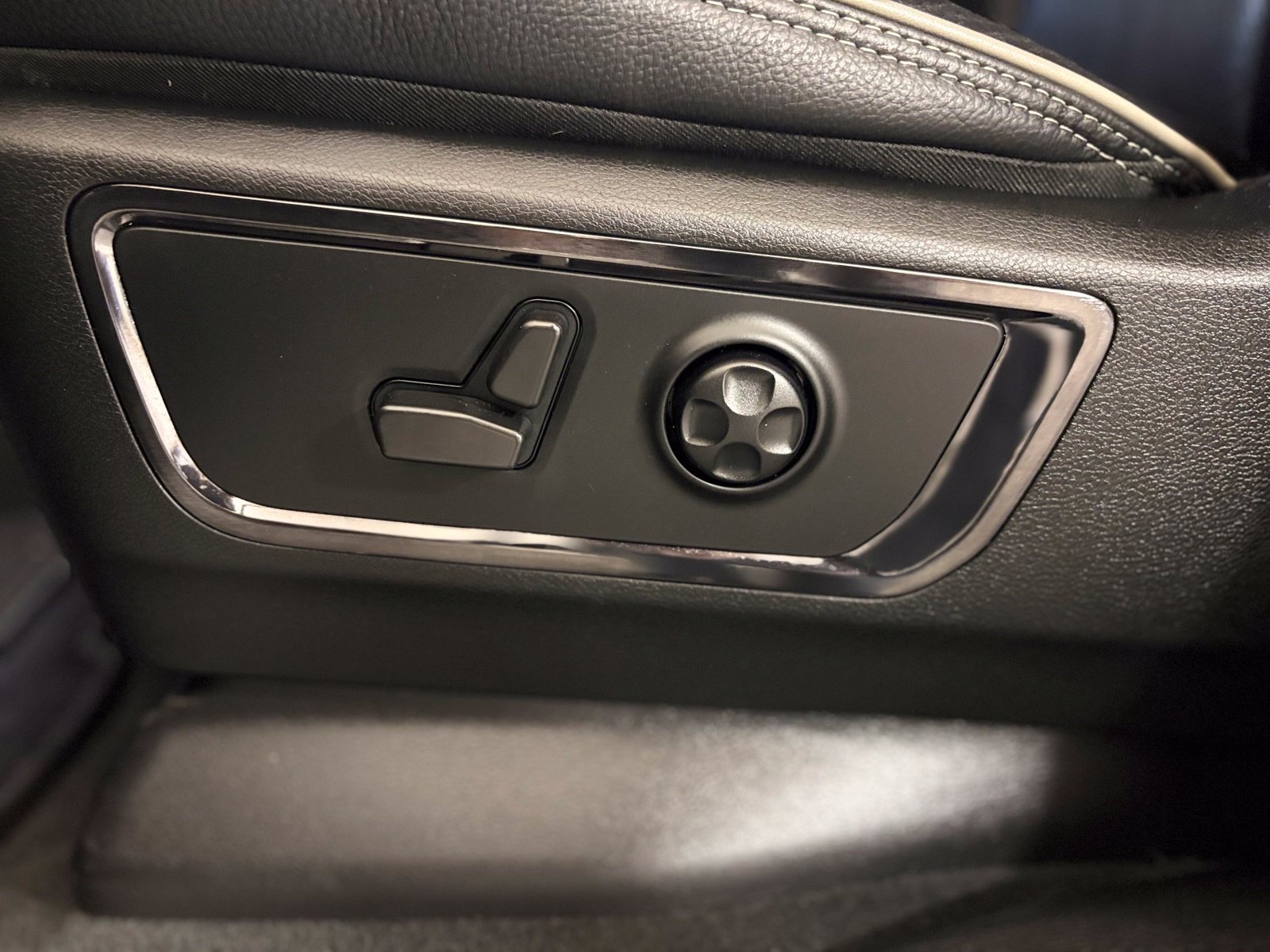 Used 2023 RAM 1500 Limited AWD/4WD image 5