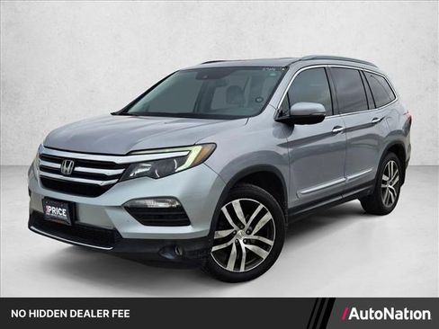 Used 2018 Honda Pilot Touring image 1