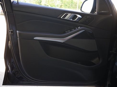 Used 2024 BMW X7 xDrive40i w/ M Sport Package image 24