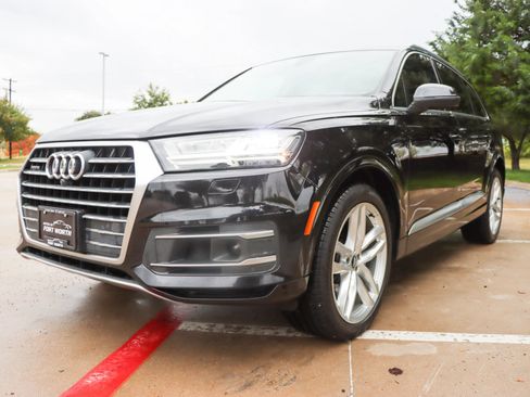 Used 2018 Audi Q7 3.0T Prestige image 3
