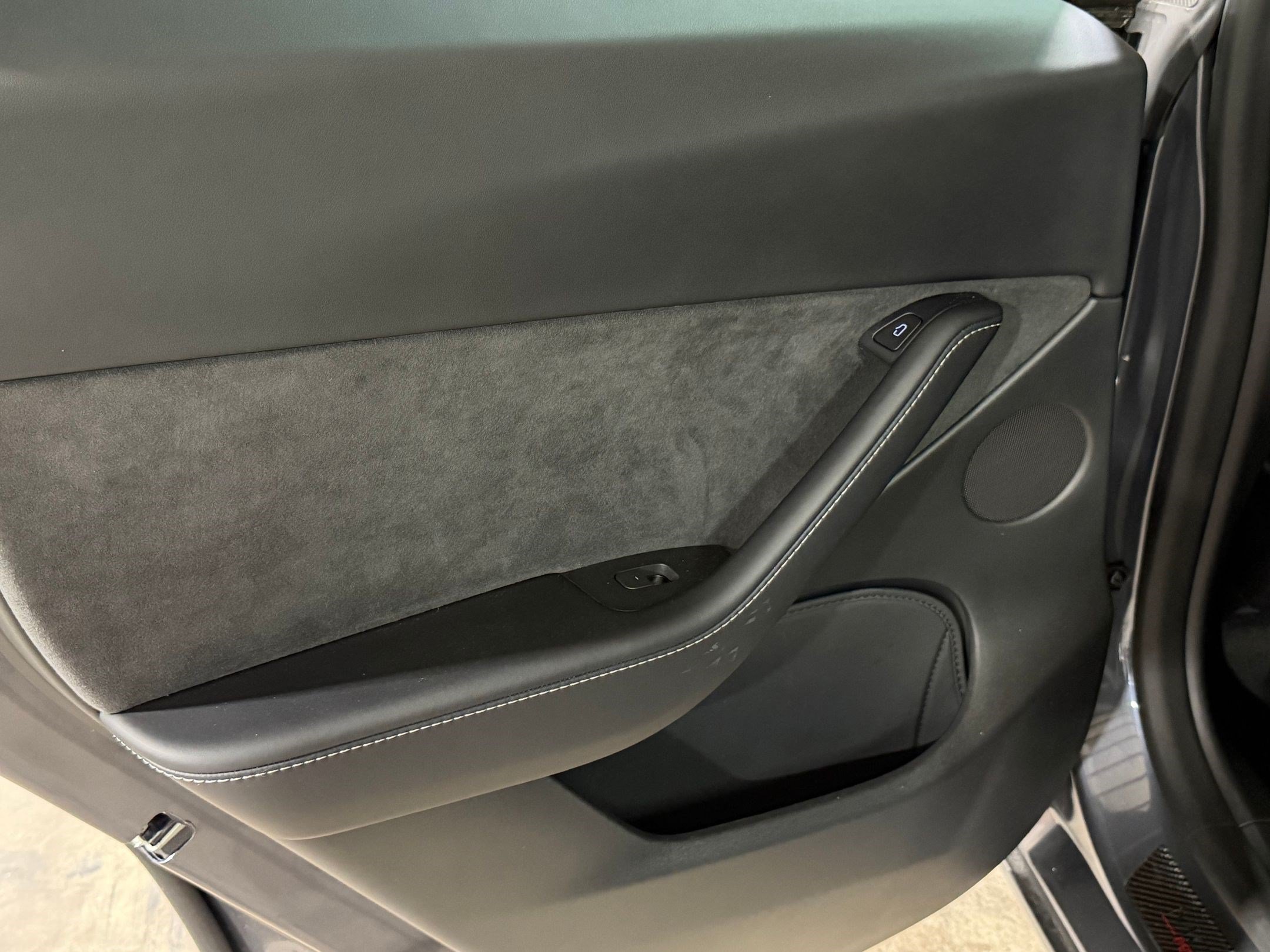 Used 2022 Tesla Model Y Performance AWD/4WD image 37