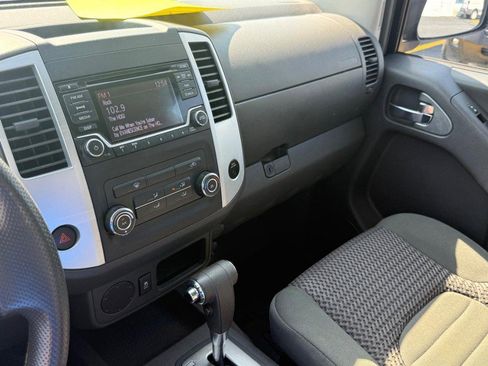 Used 2015 Nissan Frontier SV image 22