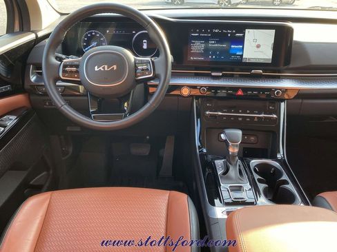 Used 2024 Kia Carnival SX Prestige image 10