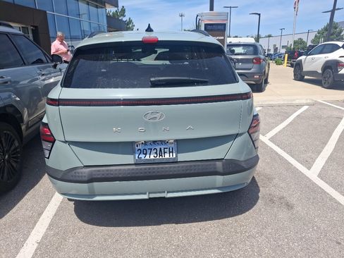 Used 2024 Hyundai Kona SEL FWD image 5