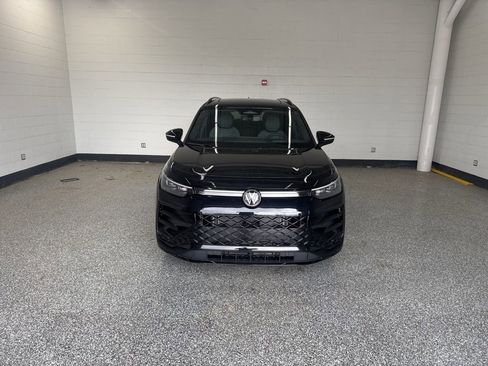 New 2026 Volkswagen Tiguan SE R-Line AWD/4WD image 8