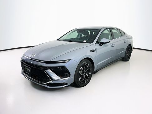 Used 2025 Hyundai Sonata SEL FWD image 3