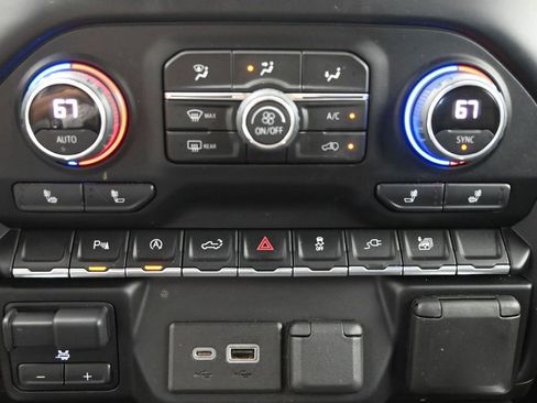 Used 2022 Chevrolet Silverado 1500 RST w/ Texas Edition Plus image 32