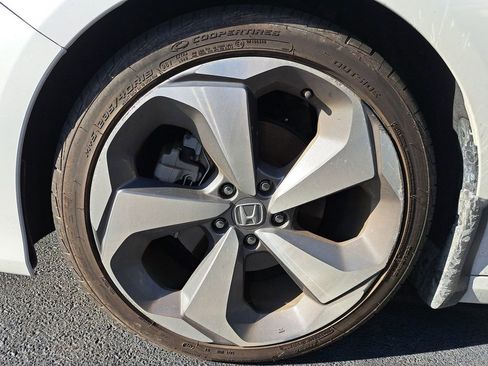 Used 2020 Honda Accord Touring image 3