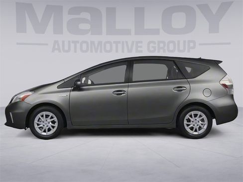 Used 2013 Toyota Prius V Five image 3