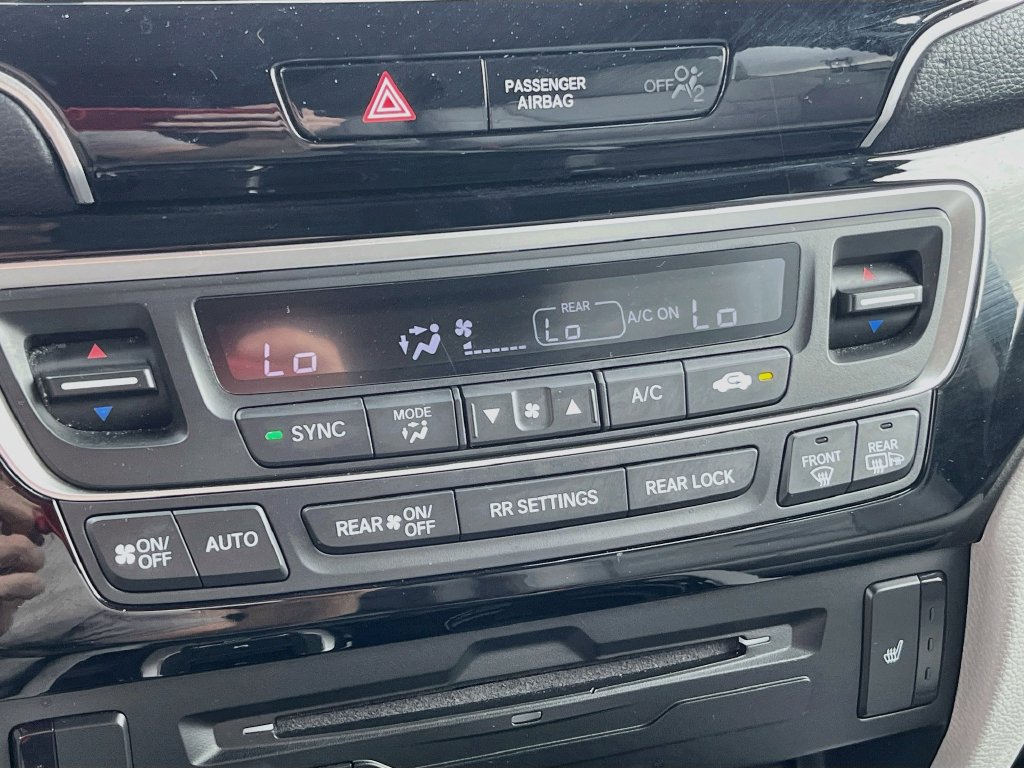 Used 2022 Honda Pilot Touring image 16