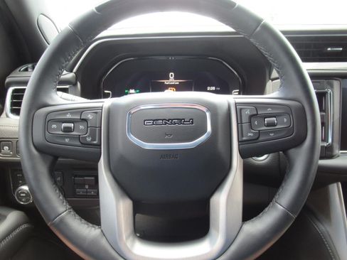 Used 2024 GMC Yukon Denali w/ Denali Reserve Package AWD/4WD image 27