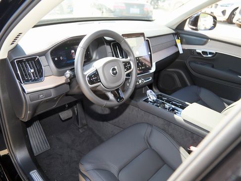 New 2026 Volvo XC90 B6 Plus w/ Protection Package Premier image 13