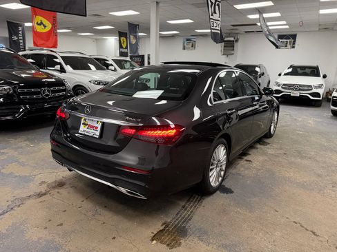 Used 2023 Mercedes-Benz E 350 4MATIC Sedan w/ Premium Package image 7