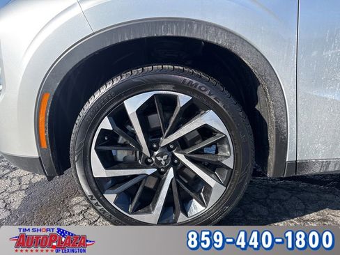 Used 2024 Mitsubishi Outlander SE Black Edition image 11