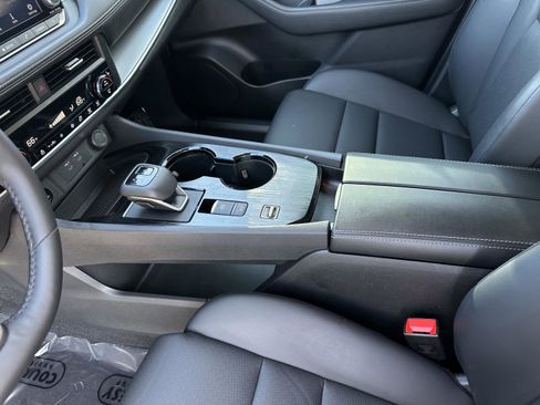 Certified 2025 Nissan Rogue SV w/ SV Premium Package image 22