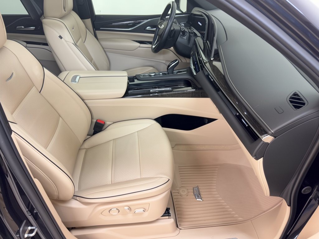 Used 2023 Cadillac Escalade ESV Premium Luxury w/ LPO, Floor Liner Package AWD/4WD image 30