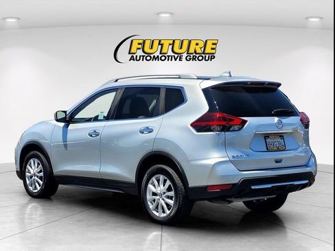 Used 2019 Nissan Rogue SV FWD image 6