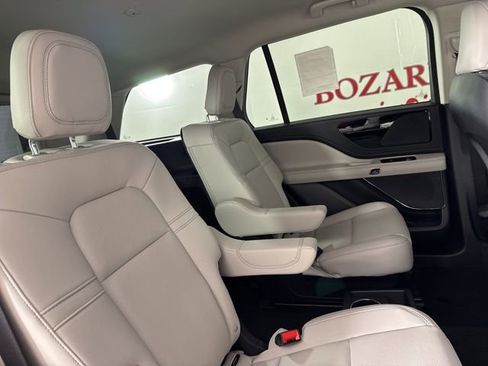 New 2026 Lincoln Aviator Premiere image 23