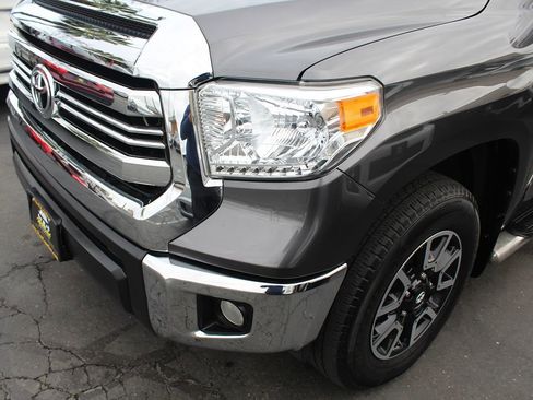 Used 2016 Toyota Tundra SR5 image 10