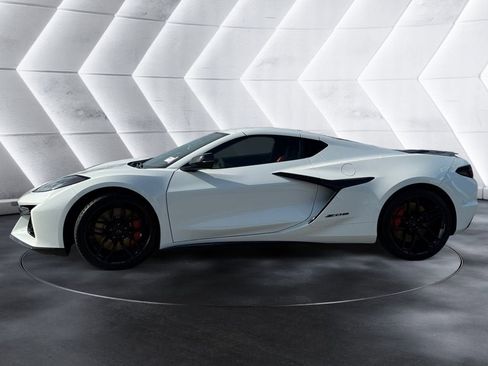 New 2026 Chevrolet Corvette Z06 RWD image 2