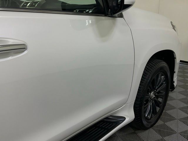 Used 2021 Lexus GX 460 Premium w/ Accessory Package AWD/4WD image 7
