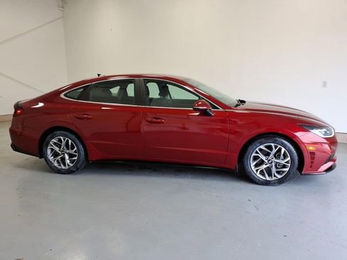 Used 2023 Hyundai Sonata SEL FWD image 2