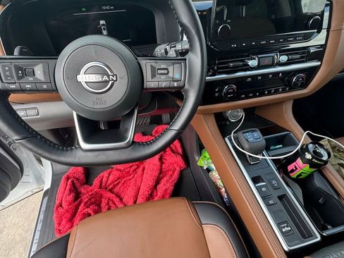 Used 2025 Nissan Pathfinder Platinum w/ Cargo Package image 11