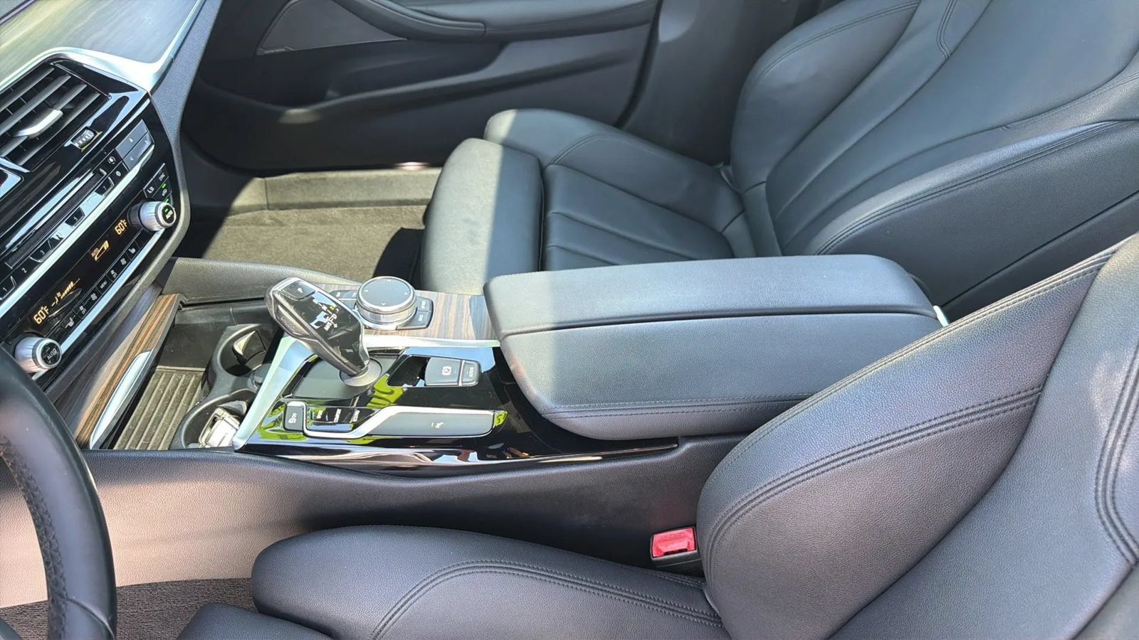 Used 2018 BMW 530i w/ Premium Package RWD image 14