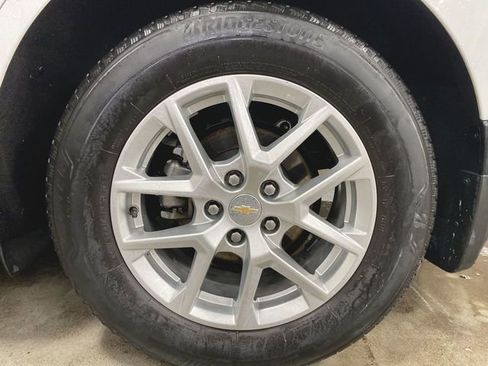 Used 2023 Chevrolet Equinox LT AWD/4WD image 32