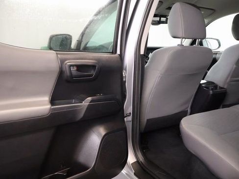 Certified 2020 Toyota Tacoma SR image 28
