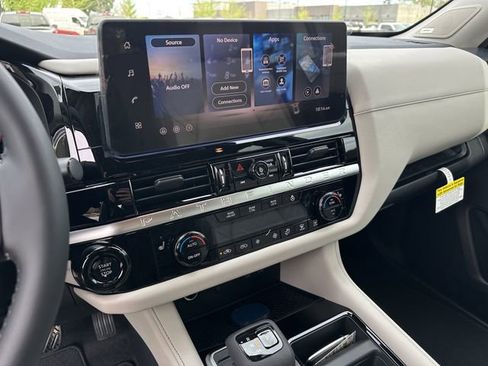 New 2026 Nissan Pathfinder SL AWD/4WD image 22