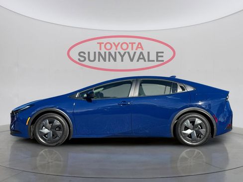 Used 2025 Toyota Prius Plug-In Hybrid image 6