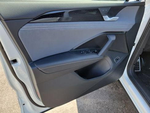 New 2026 Volkswagen Tiguan SE R-Line FWD image 16