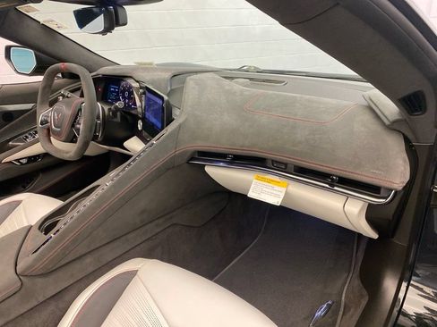 Used 2023 Chevrolet Corvette Stingray Premium Conv w/ Z51 Performance Package RWD image 20