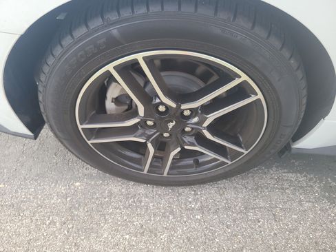 Used 2020 Ford Mustang Premium RWD image 8