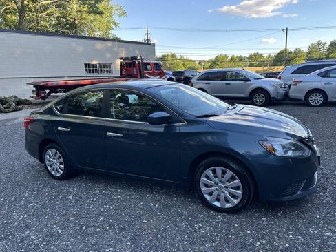 Used 2016 Nissan Sentra SV FWD image 4